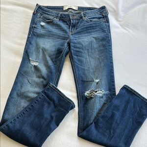 Hollister Straight Leg Distressed Jeans Sz. 7 Long